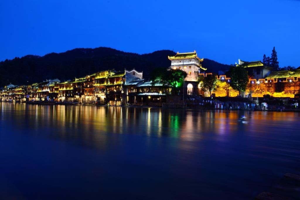 Fenghuang Slowly Time Inn ภายนอก รูปภาพ