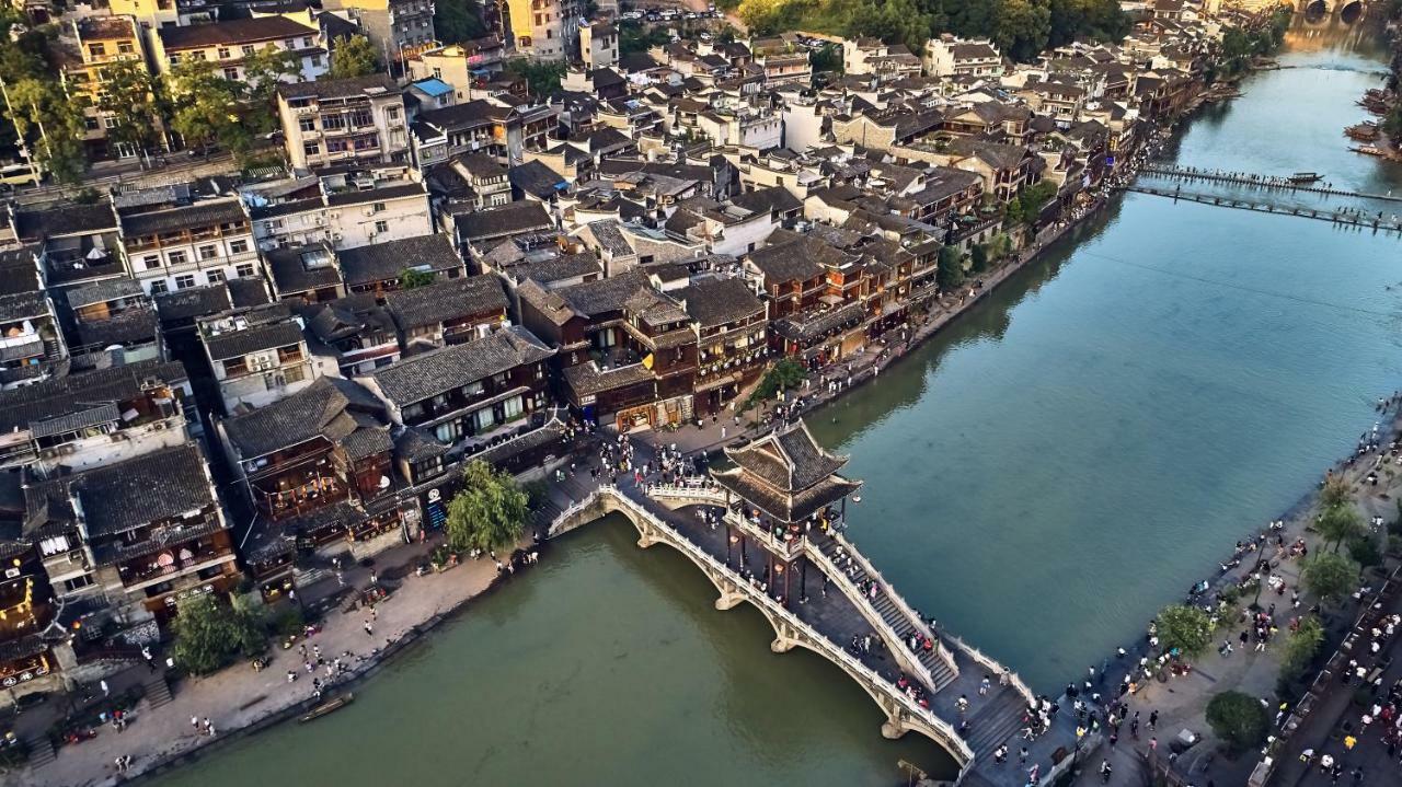 Fenghuang Slowly Time Inn ภายนอก รูปภาพ
