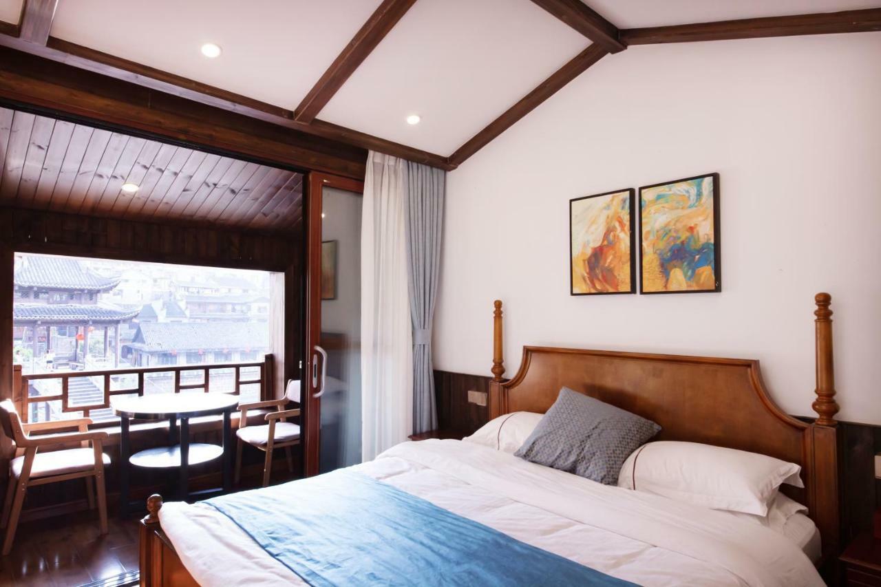 Fenghuang Slowly Time Inn ภายนอก รูปภาพ